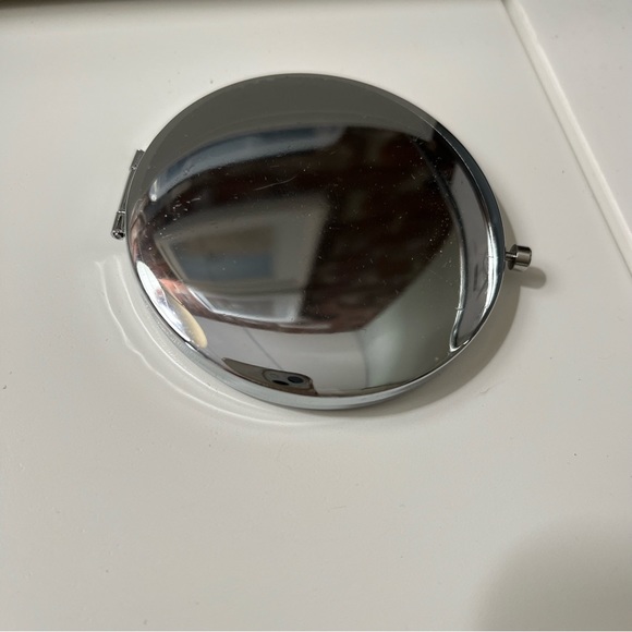 1x /10x Magnification Compact Mirror QUEEN RAE DUNN Opened Box LOWEST ON POSH - Picture 4 of 5
